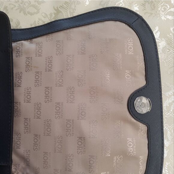 Michael Kors Bedford Zip Large Backpack - Picture 10 of 16